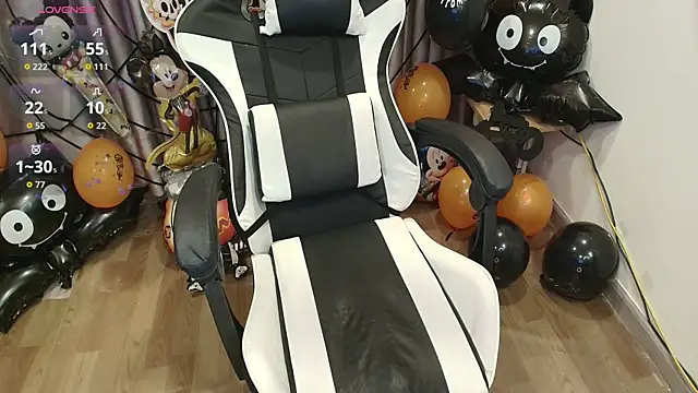 Snapshot of Bae_Gigii chatting on October 28, 2025, 2:12 am Bae Gigii online show from October 28, 2025, 2:12 am