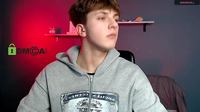 travis wolf  online show from November 28, 2025, 7:58 pm