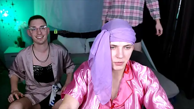 travis wolf  online show from November 22, 2025, 8:51 pm