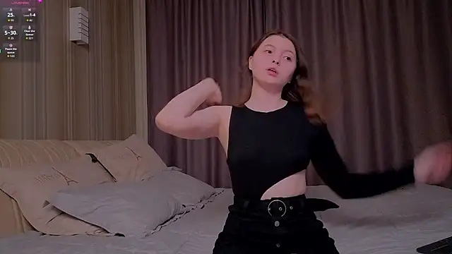 Snapshot of Ruminelle chatting on November 15, 2025, 12:42 pm Ruminelle online show from November 15, 2025, 12:42 pm