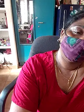 Snapshot of Tamil_Kavitha10 chatting on March 4, 2026, 10:12 am Tamil Kavitha10 online show from March 4, 2026, 10:12 am
