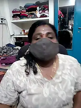 Snapshot of Tamil_Kavitha10 chatting on May 8, 2026, 7:17 pm Tamil Kavitha10 online show from May 8, 2026, 7:17 pm
