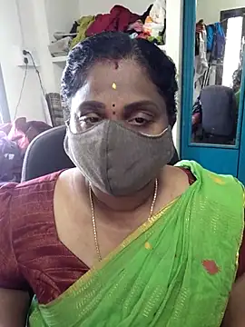 Snapshot of Tamil_Kavitha10 chatting on February 12, 2026, 7:52 am Tamil Kavitha10 online show from February 12, 2026, 7:52 am