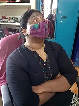 Snapshot of Tamil_Kavitha10 chatting on March 1, 2026, 5:07 am Tamil Kavitha10 online show from March 1, 2026, 5:07 am