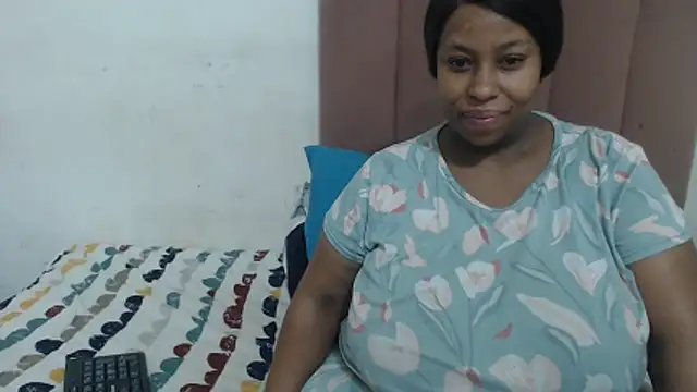 Snapshot of Chubby_Queenx255 chatting on November 22, 2025, 4:11 am Chubby Queenx255 online show from November 22, 2025, 4:11 am