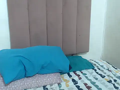 Snapshot of Chubby_Queenx255 chatting on October 25, 2025, 5:17 am Chubby Queenx255 online show from October 25, 2025, 5:17 am