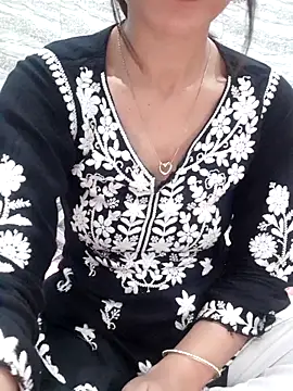 siya rani67 online show from November 21, 2025, 9:36 pm