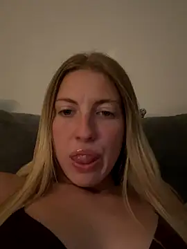 Snapshot of CheekyChelseaX chatting on September 13, 2025, 8:31 pm CheekyChelseaX online show from September 13, 2025, 8:31 pm