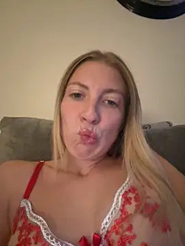 Snapshot of CheekyChelseaX chatting on October 1, 2025, 5:50 pm CheekyChelseaX online show from October 1, 2025, 5:50 pm