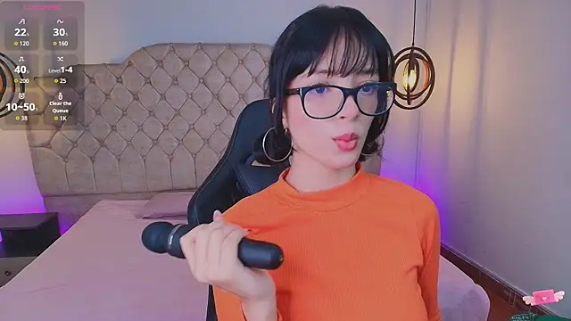 Snapshot of Sweet_1Angel chatting on January 12, 2026, 2:40 am Sweet 1Angel online show from January 12, 2026, 2:40 am