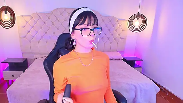 Snapshot of Sweet_1Angel chatting on February 4, 2026, 1:00 am Sweet 1Angel online show from February 4, 2026, 1:00 am