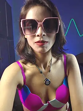 royeoy22 online show from April 21, 2026, 9:27 am