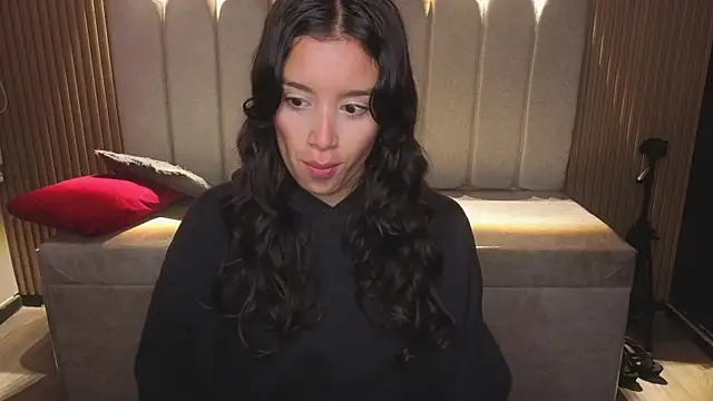 Snapshot of _Mia_Evans_1 chatting on January 12, 2026, 1:18 pm Mia Evans 1 online show from January 12, 2026, 1:18 pm