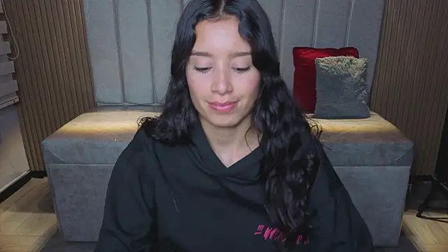 Snapshot of _Mia_Evans_1 chatting on February 7, 2026, 7:33 pm Mia Evans 1 online show from February 7, 2026, 7:33 pm