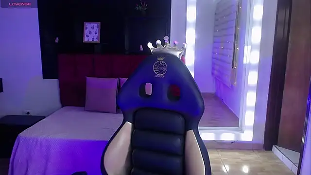 Snapshot of _Charlotte_Collins_ chatting on September 18, 2025, 3:26 pm Charlotte Collins online show from September 18, 2025, 3:26 pm