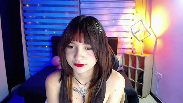 Snapshot of _Charlotte_Collins_ chatting on September 10, 2025, 1:21 pm Charlotte Collins online show from September 10, 2025, 1:21 pm