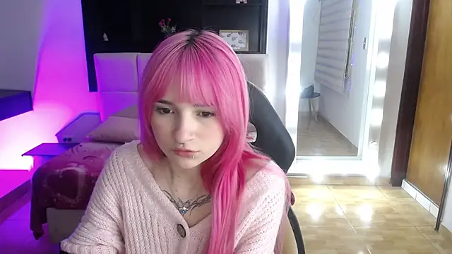  Charlotte Collins  online show from April 24, 2026, 3:03 pm