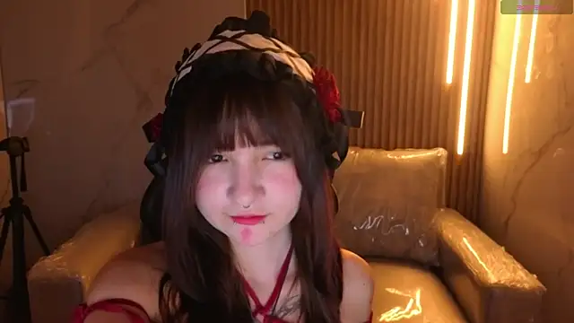 Snapshot of _Charlotte_Collins_ chatting on December 2, 2025, 2:52 pm Charlotte Collins online show from December 2, 2025, 2:52 pm