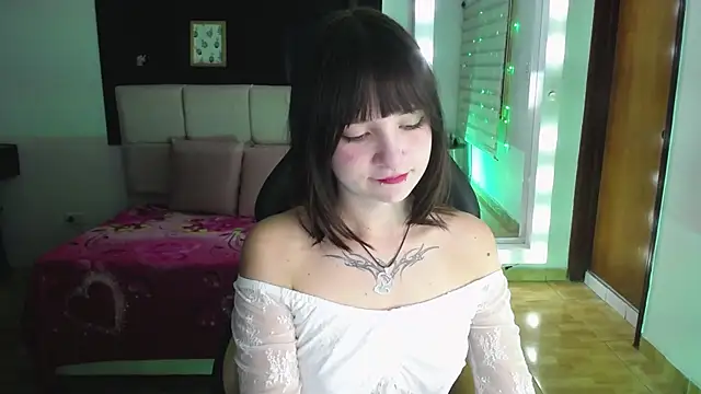 Snapshot of _Charlotte_Collins_ chatting on November 26, 2025, 2:28 pm Charlotte Collins online show from November 26, 2025, 2:28 pm