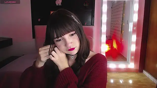 Snapshot of _Charlotte_Collins_ chatting on November 12, 2025, 2:32 pm Charlotte Collins online show from November 12, 2025, 2:32 pm