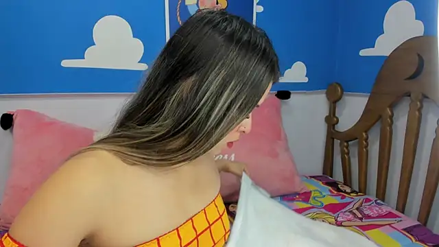 miss  evolet online show from November 15, 2025, 11:03 am