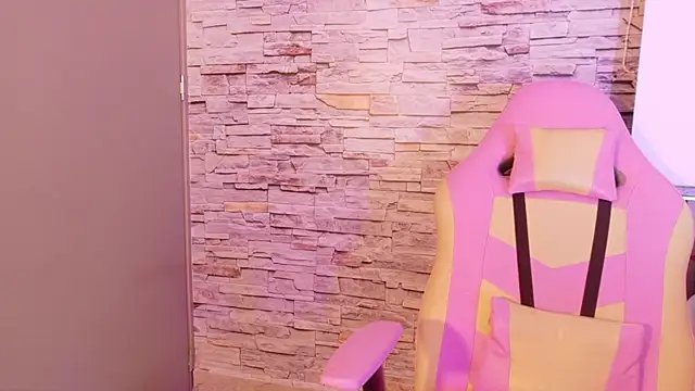 Snapshot of liz_monserrat_1 chatting on January 17, 2026, 7:28 pm liz monserrat 1 online show from January 17, 2026, 7:28 pm