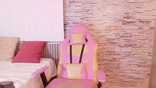 Snapshot of liz_monserrat_1 chatting on January 15, 2026, 7:28 pm liz monserrat 1 online show from January 15, 2026, 7:28 pm