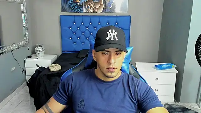 Snapshot of AngelAndChris chatting on October 15, 2025, 12:35 pm AngelAndChris online show from October 15, 2025, 12:35 pm