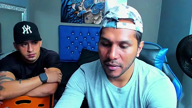 Snapshot of AngelAndChris chatting on October 17, 2025, 12:51 pm AngelAndChris online show from October 17, 2025, 12:51 pm