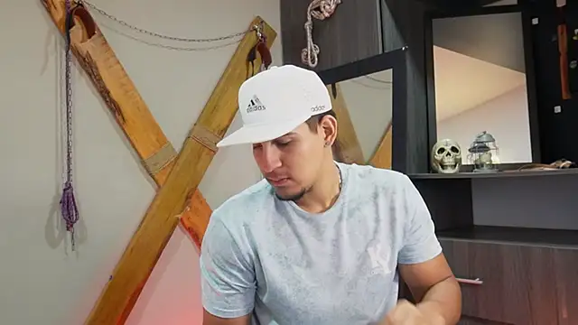 Snapshot of massimo_vidal_ chatting on September 11, 2025, 12:05 pm massimo vidal online show from September 11, 2025, 12:05 pm