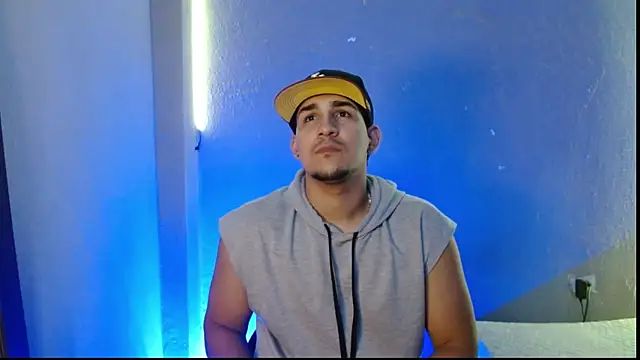 Snapshot of massimo_vidal_ chatting on December 4, 2025, 3:27 am massimo vidal online show from December 4, 2025, 3:27 am