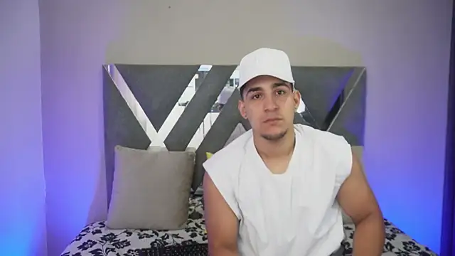 Snapshot of massimo_vidal_ chatting on October 1, 2025, 12:20 pm massimo vidal online show from October 1, 2025, 12:20 pm