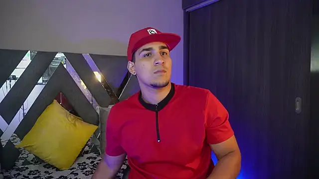 Snapshot of massimo_vidal_ chatting on September 28, 2025, 3:02 am massimo vidal online show from September 28, 2025, 3:02 am