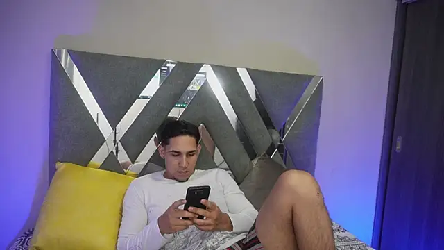 Snapshot of massimo_vidal_ chatting on October 3, 2025, 3:52 am massimo vidal online show from October 3, 2025, 3:52 am