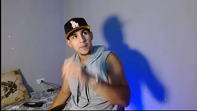 Snapshot of massimo_vidal_ chatting on November 16, 2025, 2:38 am massimo vidal online show from November 16, 2025, 2:38 am