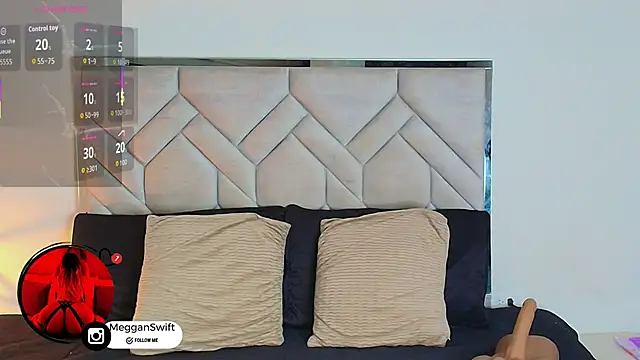 megganswift  online show from February 15, 2026, 11:36 pm