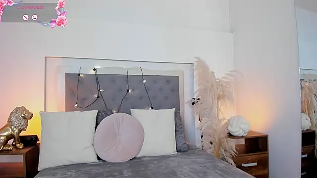 lea walkerr online show from February 21, 2026, 7:38 pm