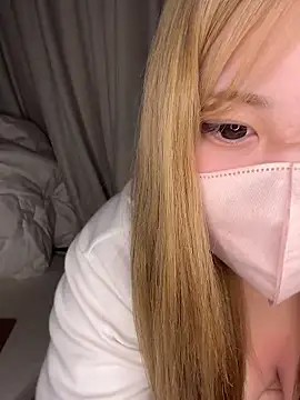 Chua-chan online show from October 21, 2025, 7:35 pm