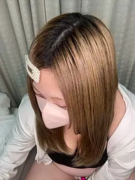 Chua-chan online show from October 31, 2025, 7:32 pm