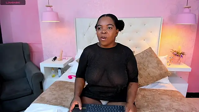 Snapshot of EvaaTayson chatting on October 12, 2025, 1:34 pm EvaaTayson online show from October 12, 2025, 1:34 pm
