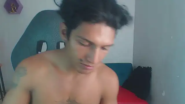 Snapshot of bull_cam chatting on December 4, 2025, 1:04 am bull cam online show from December 4, 2025, 1:04 am