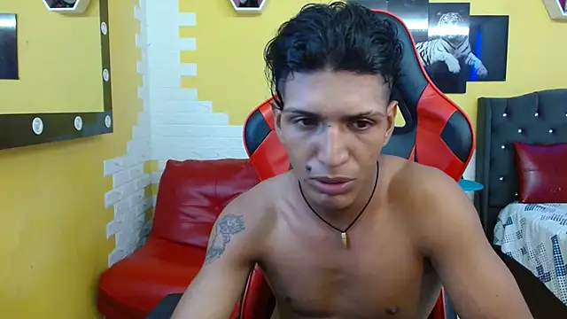 Snapshot of bull_cam chatting on September 14, 2025, 6:41 pm bull cam online show from September 14, 2025, 6:41 pm