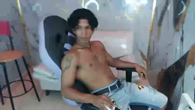 Snapshot of bull_cam chatting on November 13, 2025, 7:40 pm bull cam online show from November 13, 2025, 7:40 pm