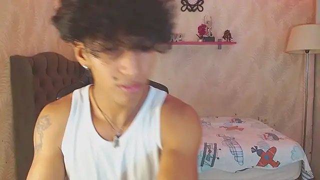 Snapshot of bull_cam chatting on October 29, 2025, 3:22 pm bull cam online show from October 29, 2025, 3:22 pm