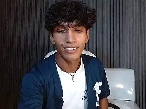 Snapshot of bull_cam chatting on September 8, 2025, 4:06 pm bull cam online show from September 8, 2025, 4:06 pm