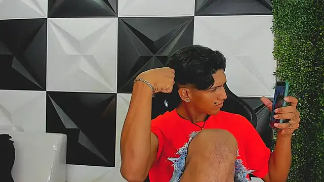 Snapshot of bull_cam chatting on September 11, 2025, 6:41 pm bull cam online show from September 11, 2025, 6:41 pm