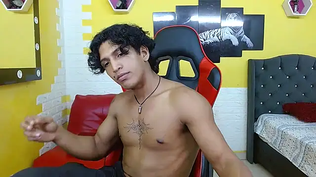 Snapshot of bull_cam chatting on December 1, 2025, 3:18 am bull cam online show from December 1, 2025, 3:18 am