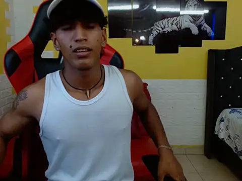 Snapshot of bull_cam chatting on September 15, 2025, 6:41 pm bull cam online show from September 15, 2025, 6:41 pm