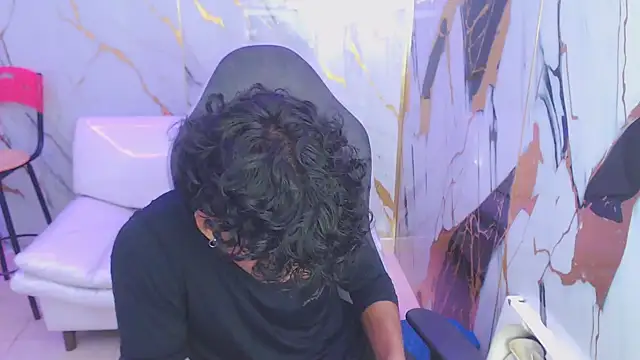 Snapshot of bull_cam chatting on October 11, 2025, 4:52 pm bull cam online show from October 11, 2025, 4:52 pm