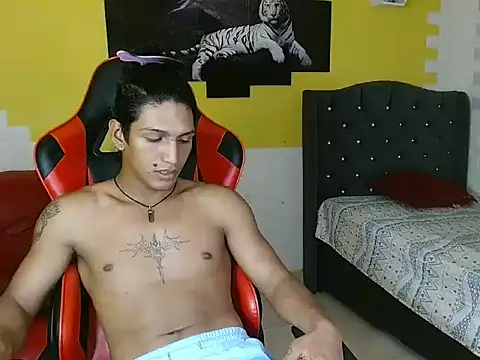 Snapshot of bull_cam chatting on November 29, 2025, 4:07 pm bull cam online show from November 29, 2025, 4:07 pm